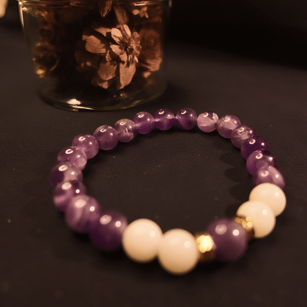 Amethyst bracelet with white bodhi root beads